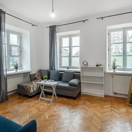 Close-golden - Stare - Cozy And Stylish - Mostowa *