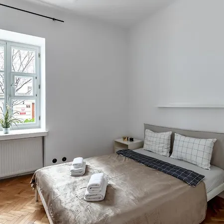 Close-golden - Stare - Cozy And Stylish - Mostowa Apartment Warschau